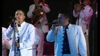 Reproches al viento  La Arrolladora Banda el Limón En vivo Mazatlan 2004 [upl. by Letnohc364]