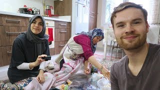 LIVING WITH A TURKISH FAMILY IN IZMIR 🇹🇷 [upl. by Budd]