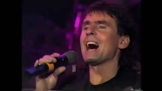 THE MONKEES  DAYDREAM BELIEVER  LIVE 1989 [upl. by Ahsiniuq]