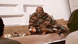 Neem Karoli Baba ❤️ Chanting RAMs Name 1 hour [upl. by Allehc]