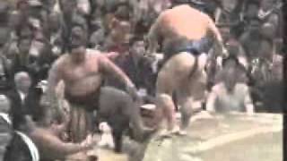 Asashoryu vs Chiyotaikai aki 2004 [upl. by Nuri48]