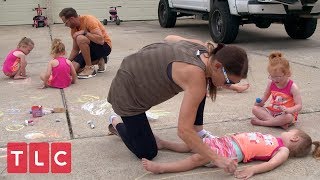 The Quints Decorate the Driveway  OutDaughtered [upl. by Nunciata]