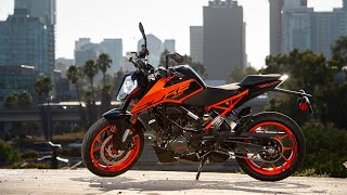 2020 KTM 200 Duke Review  MC Commute [upl. by Orodoet]