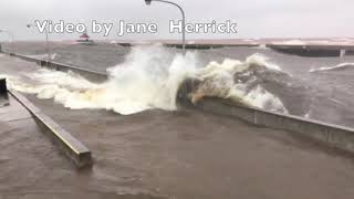 Canal Park Duluth Minnesota  Gale Force Winds Generate Large Waves [upl. by Pond877]