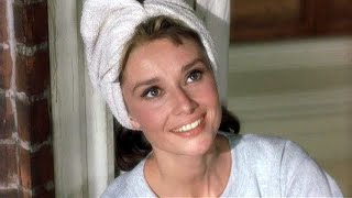 Audrey Hepburn  MOON RIVER  Breakfast at Tiffanys  in HD [upl. by Boggs643]