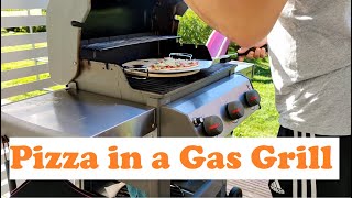 Pizza in a Gas Grill Weber pizza stone [upl. by Cummins]