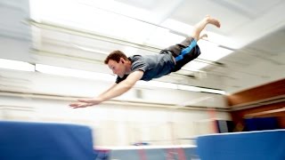 Parkour amp Freerunning  Gym Training mit SportHeadset [upl. by Lerej]