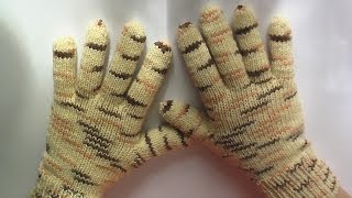 Перчатки Вязание на спицах How to Knit Gloves spokes [upl. by Ettenyar]