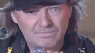 Vasco Rossi  Sally Live Acustico Telegatti 2006 [upl. by Ojillib]